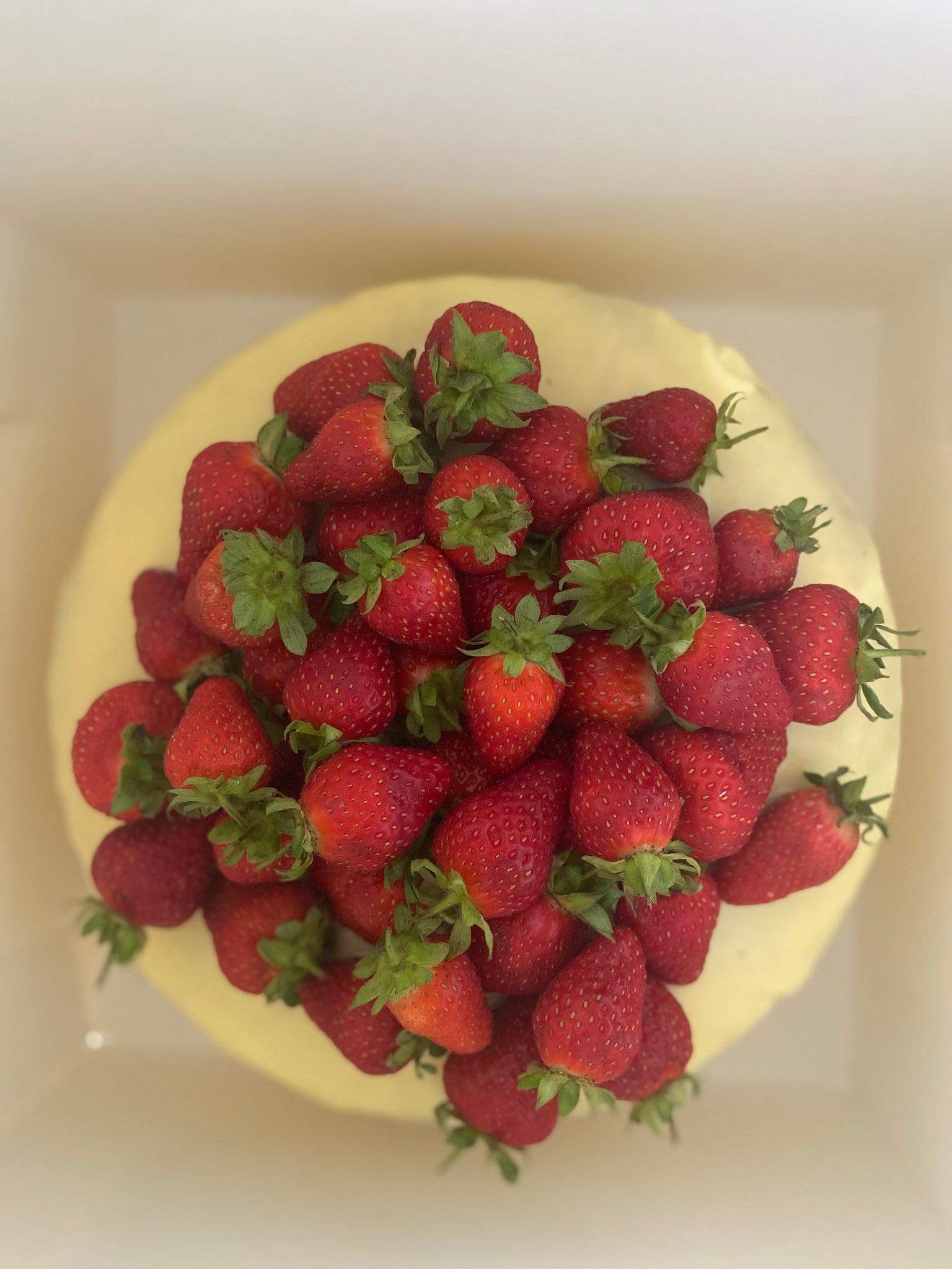 White Chocolate & Strawberries cake - click here for more options